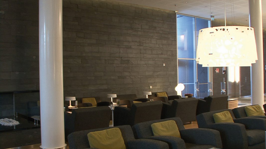 Hilton viešbutis Suomijoje – Riverstone akmens apdaila prabangaus viešbučio interjere