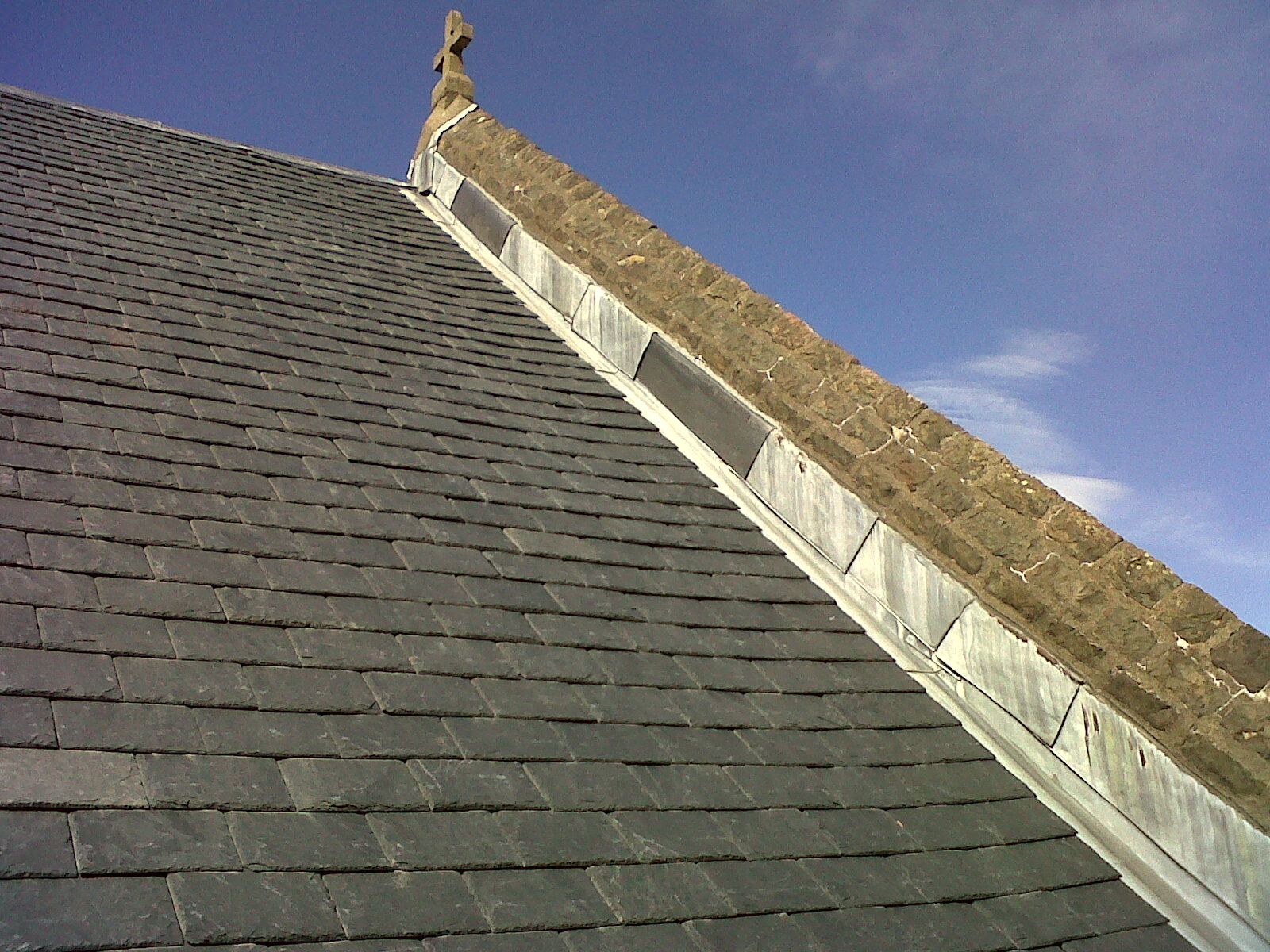 Muckairn pilis Argyll ir Bute – skalūno stogo kraigo ir šlaito vaizdas